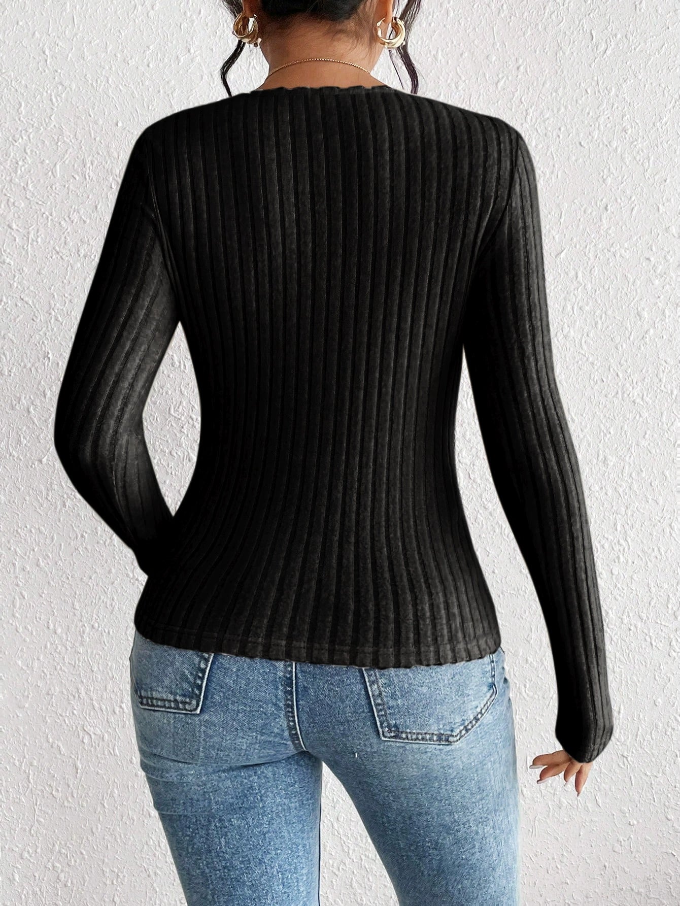 RTS: The Becca Ribbed Slim Fit Top