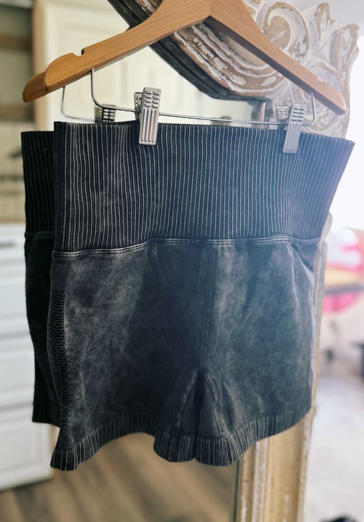 RTS: High Waisted Seamless Shorts