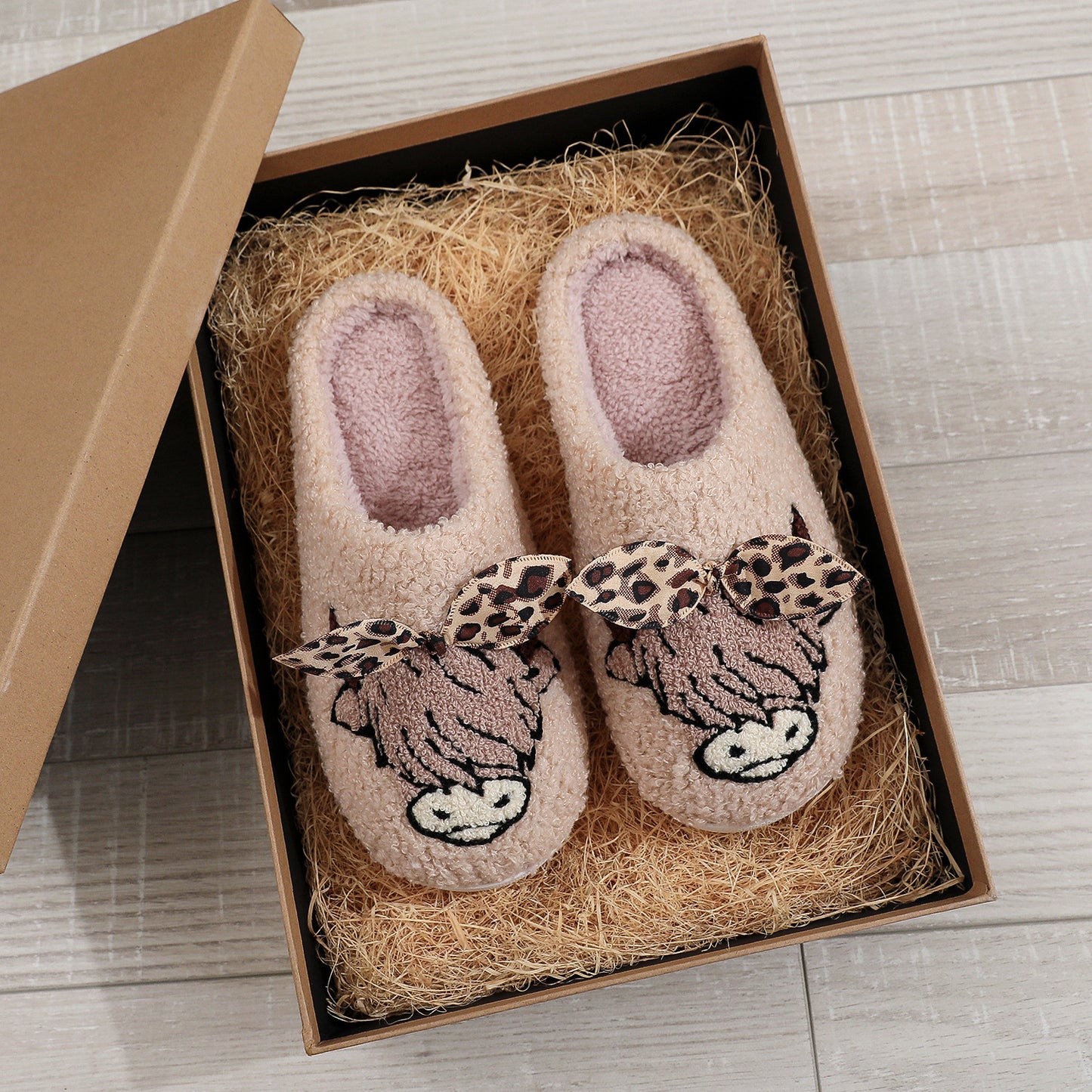 PREORDER: Highland cow with leopard bow slippers  8.17.26