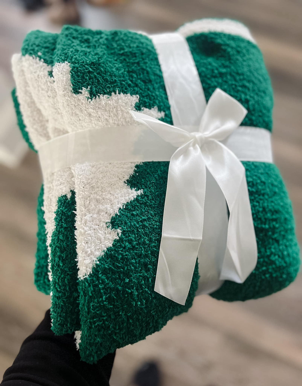 PREORDER: Luxe Holiday Fuzzy Blankets RERUN 10.19.26 osym