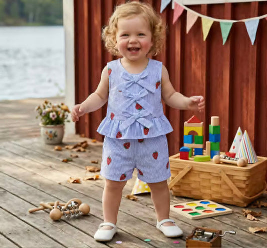 PREORDER: Strawberries and Bows set 5.4.26