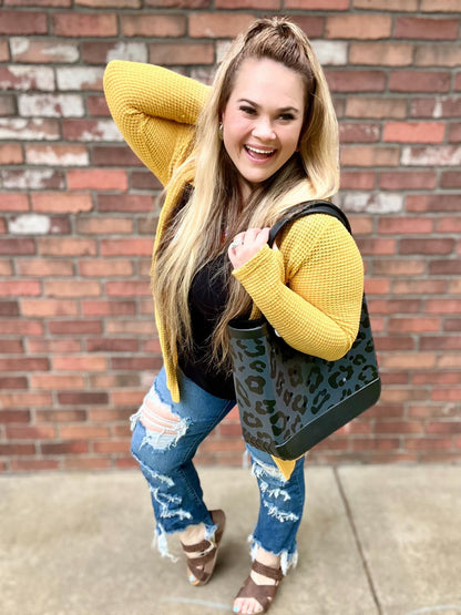 PREORDER: MEDIUM EVA Print & Solid Totes