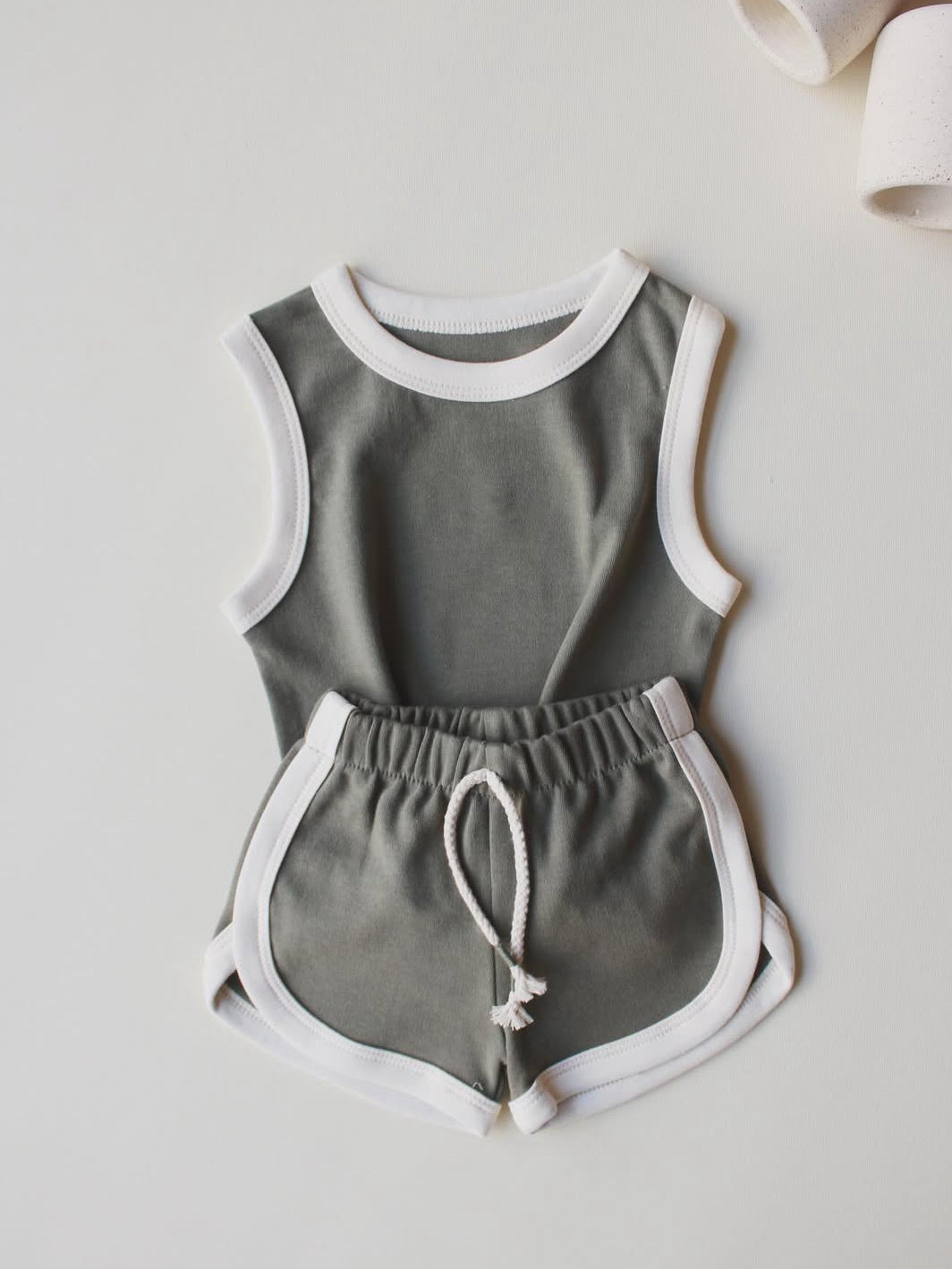 PREORDER: The Stella Set RERUN 6.1.26 osym