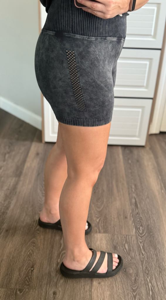 RTS: High Waisted Seamless Shorts